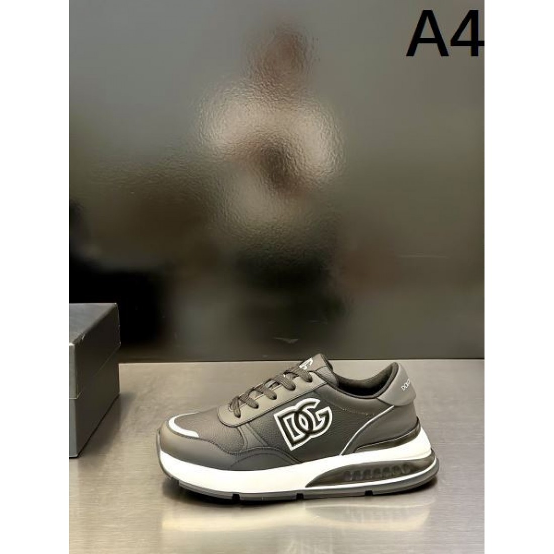  モダン 高級感 DOLCE＆GABBANA ドルチェ＆ガッバーナ コピー スニーカー 存在感 洗練