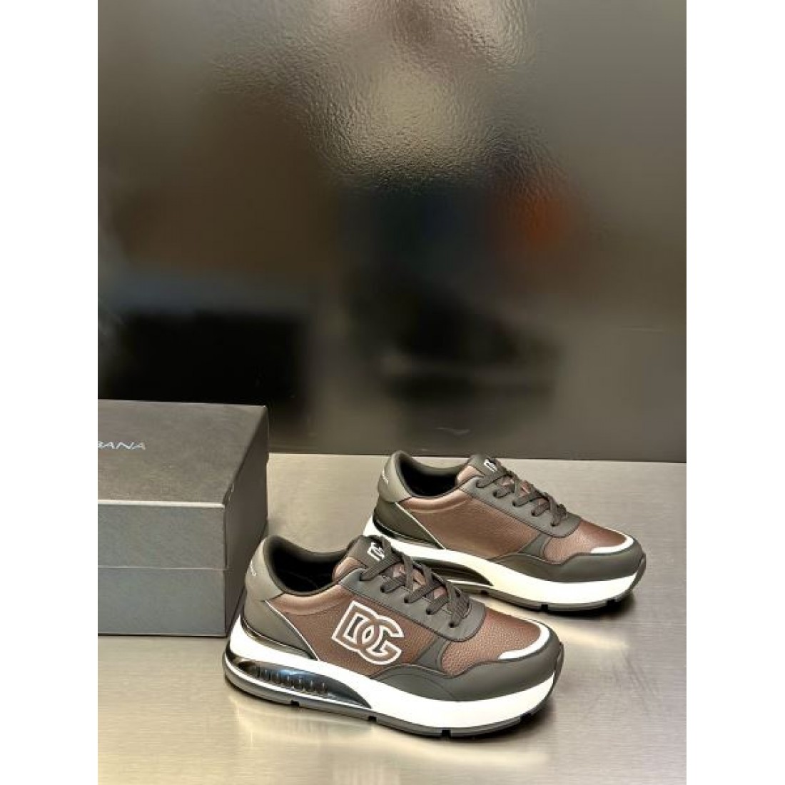  モダン 高級感 DOLCE＆GABBANA ドルチェ＆ガッバーナ コピー スニーカー 存在感 洗練