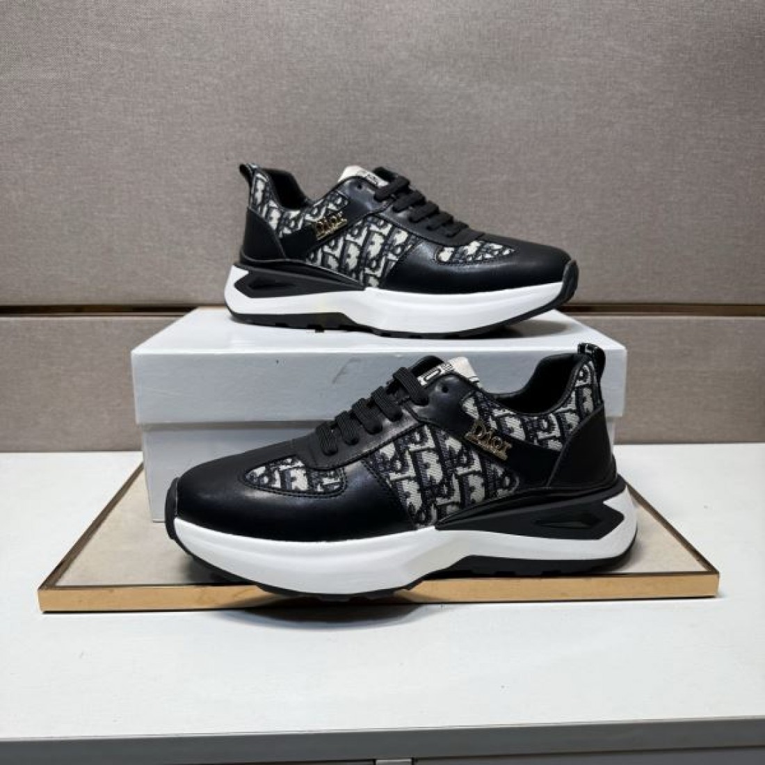 正統派 高品質 DIOR ディオール コピー スニーカー 落ち着き 大人向け