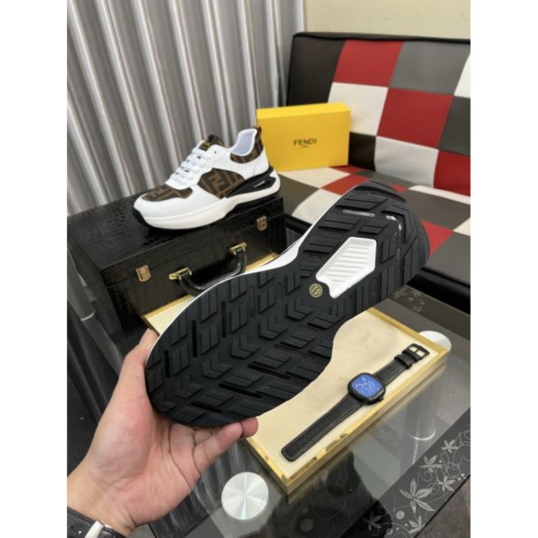 モダン 高級感 FENDI フェンディ コピー スニーカー 洗練 上品