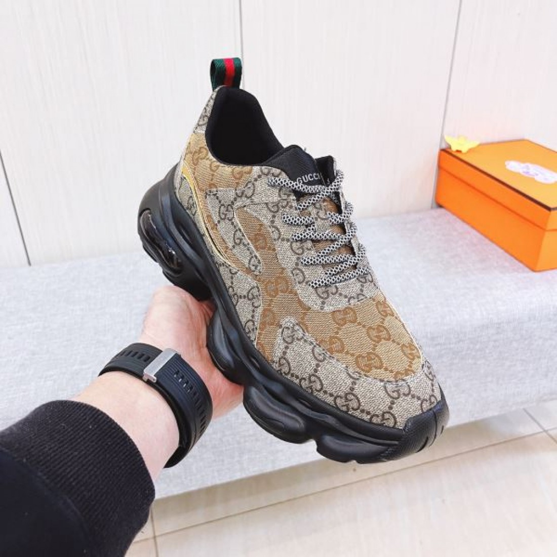 スタイリッシュ 定番 GUCCI グッチ コピー スニーカー 洗練 安定感