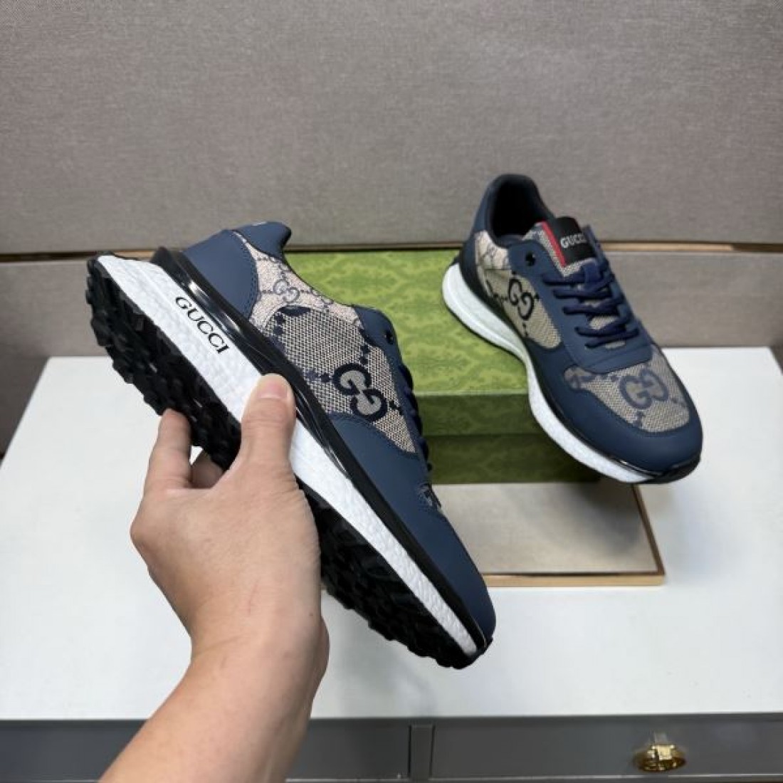  シンプル 高品質 GUCCI グッチ コピー スニーカー 上品 落ち着き