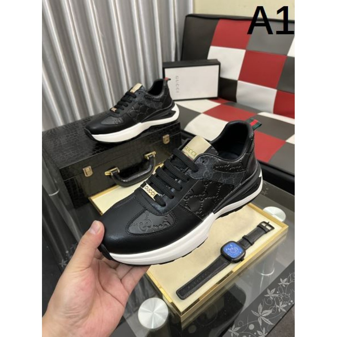 ラグジュアリー 王道 GUCCI グッチ コピー スニーカー 存在感 洗練