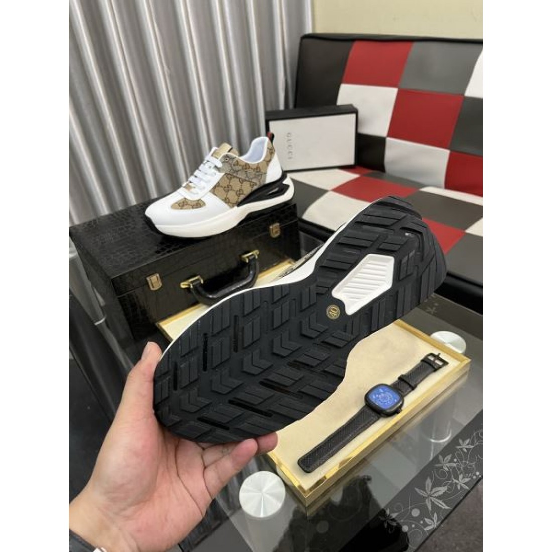 ラグジュアリー 王道 GUCCI グッチ コピー スニーカー 存在感 洗練