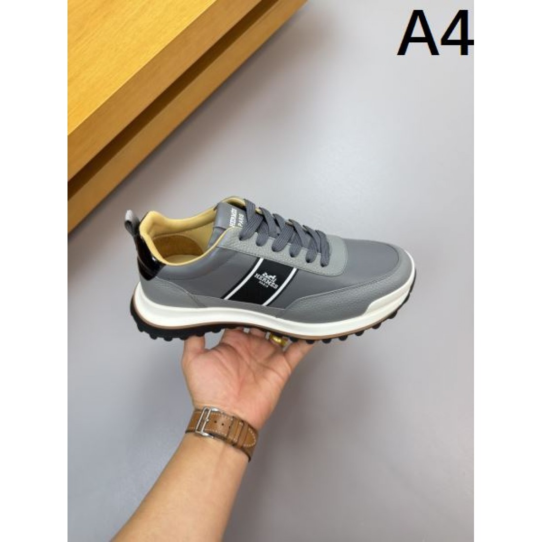 上質 高級感 HERMES エルメス コピー スニーカー 洗練 上品