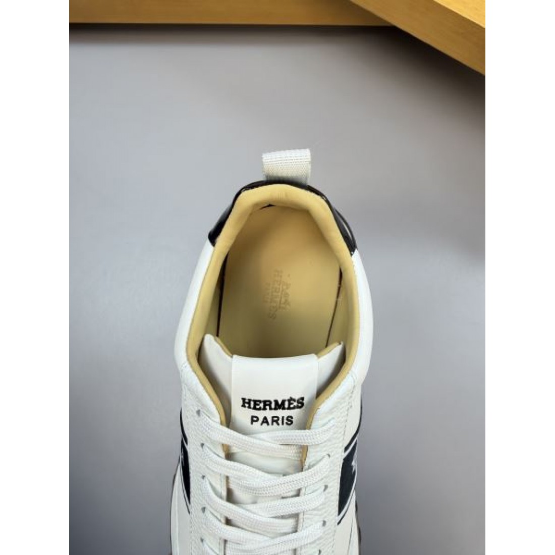 上質 高級感 HERMES エルメス コピー スニーカー 洗練 上品