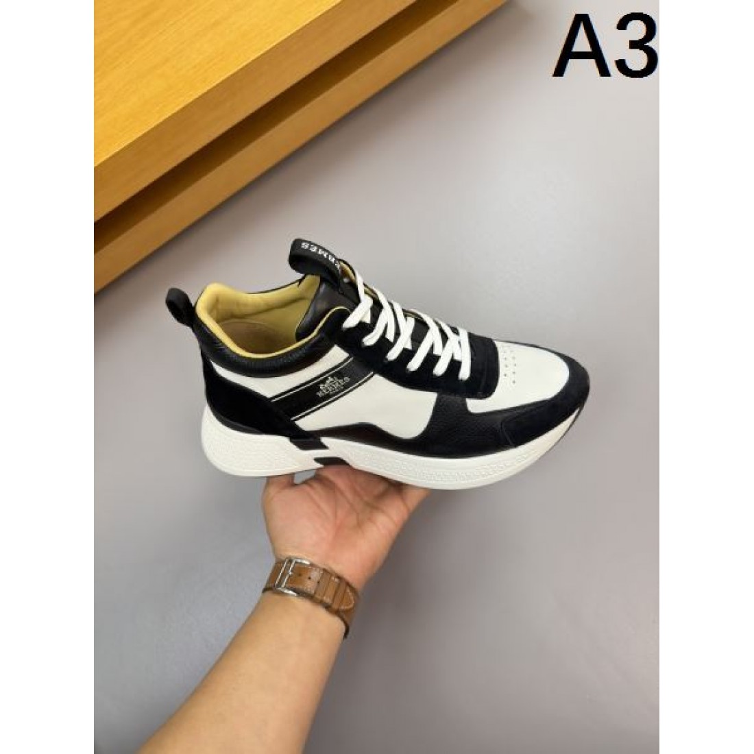 上品 エレガント HERMES エルメス コピー スニーカー 洗練 高級感