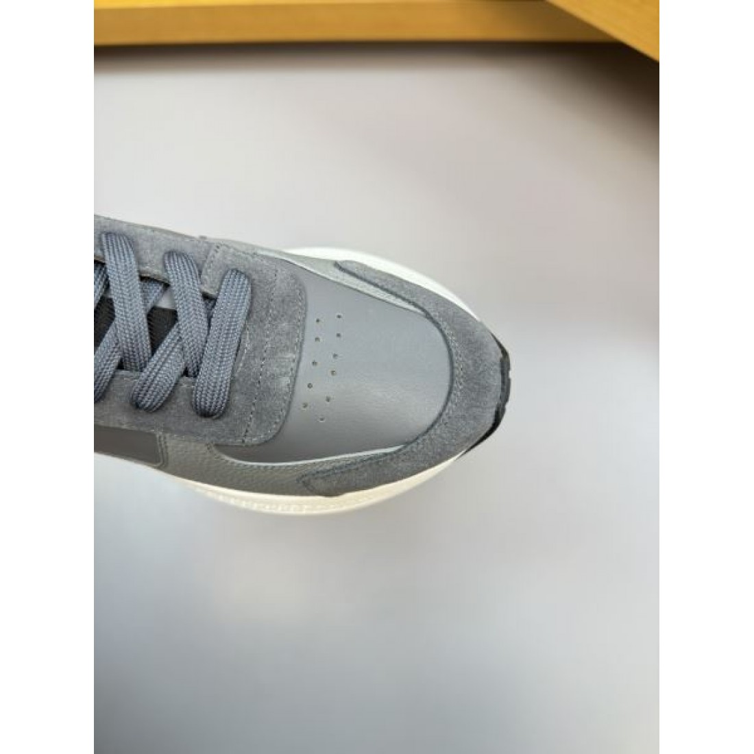 上品 エレガント HERMES エルメス コピー スニーカー 洗練 高級感