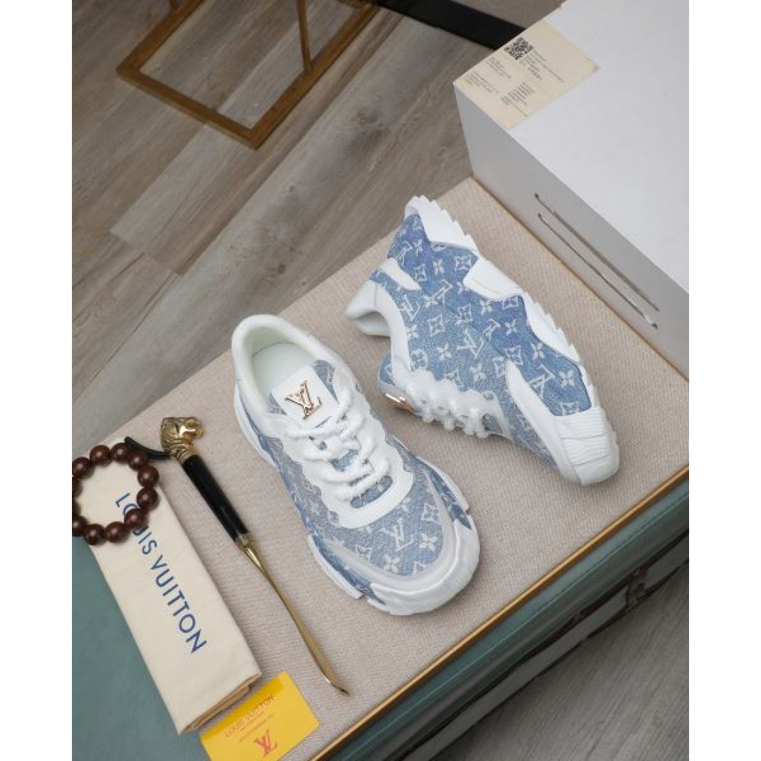 定番 高級感 LOUIS VUITTON ルイヴィトン コピー スニーカー 上品 洗練