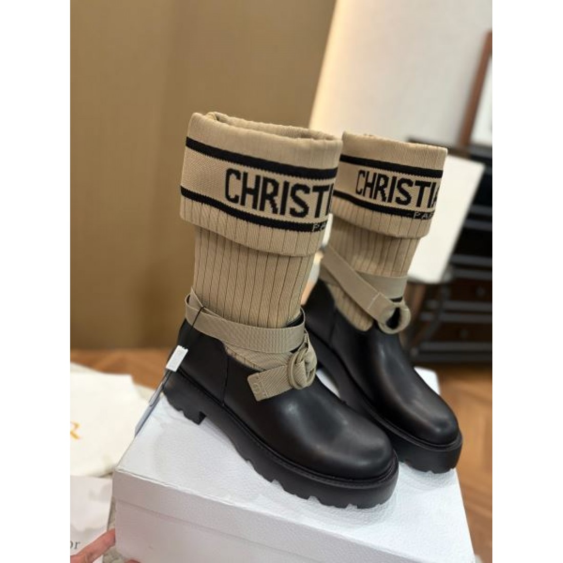 シンプル 洗練 DIOR ディオール スーパーコピー ブーツ 落ち着き 定番