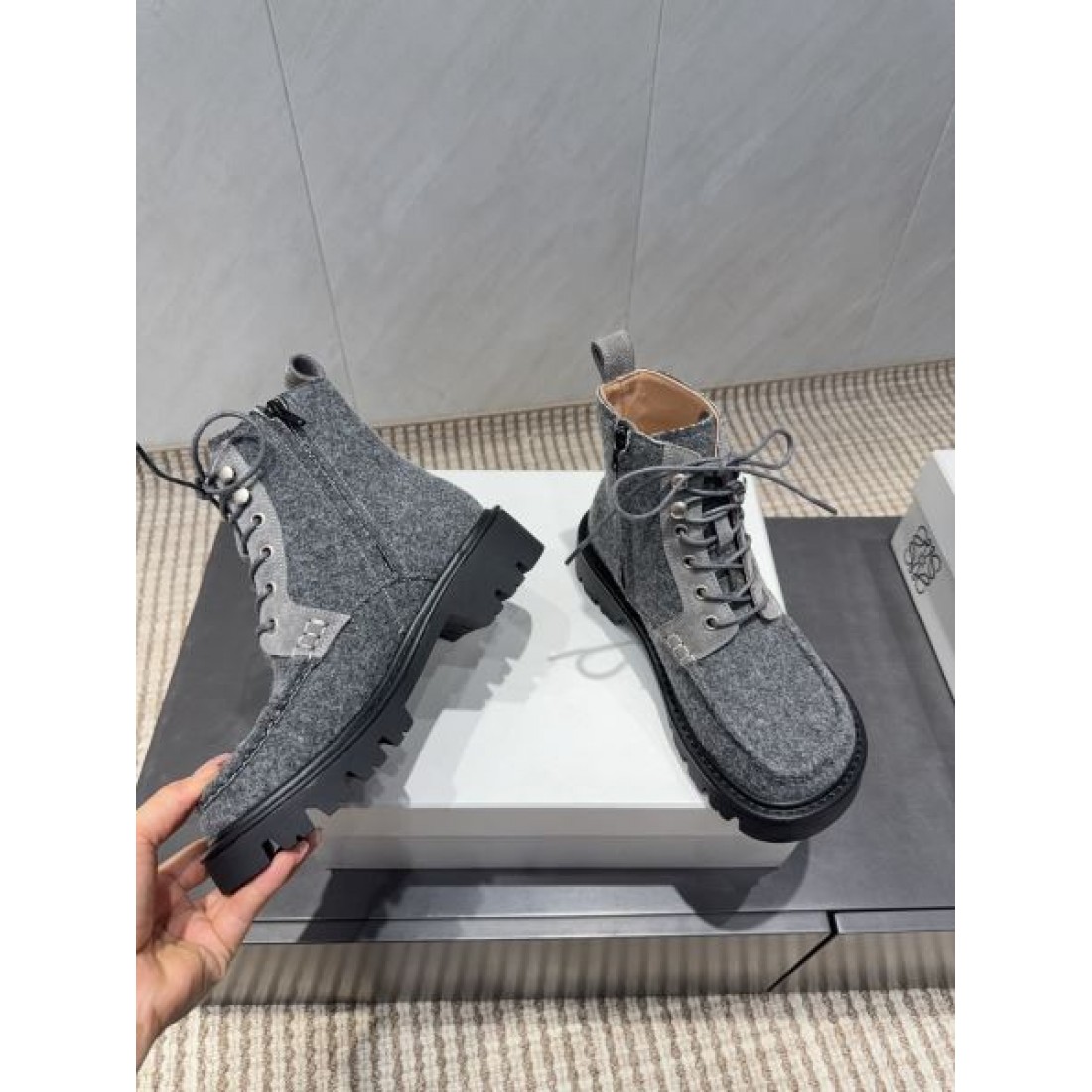 上質 落ち着き LOEWE ロエベ スーパーコピー ブーツ シンプル 洗練