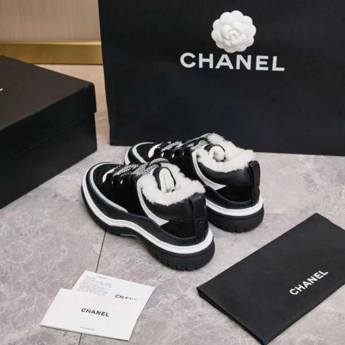 シンプル 高品質 CHANEL シャネル コピー カジュアルシューズ 上品 落ち着き