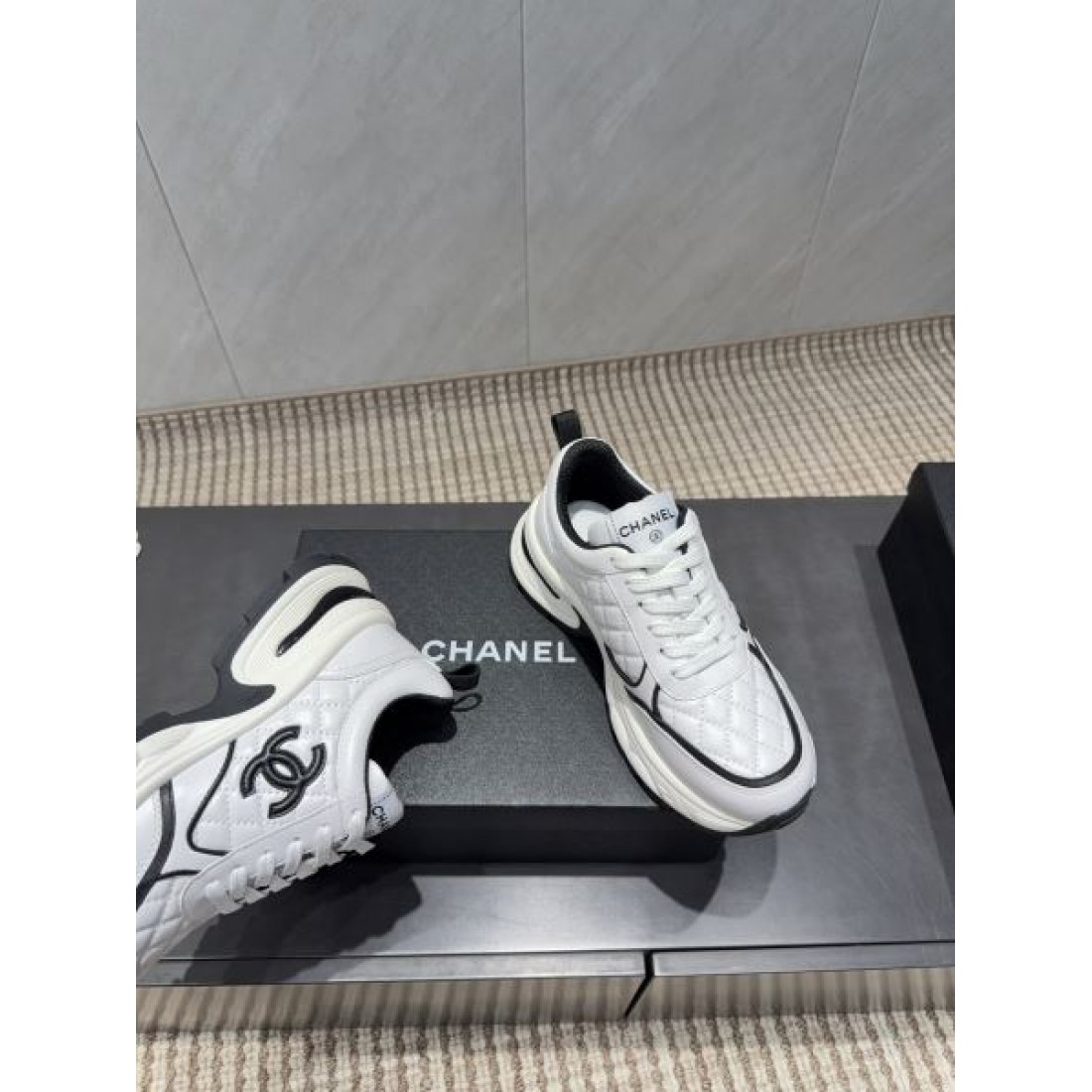  モダン 高級感 CHANEL シャネル コピー カジュアルシューズ 洗練 安定感