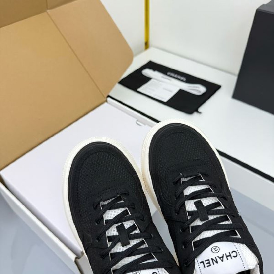 クラシック 上質 CHANEL シャネル コピー カジュアルシューズ 気品 高級感