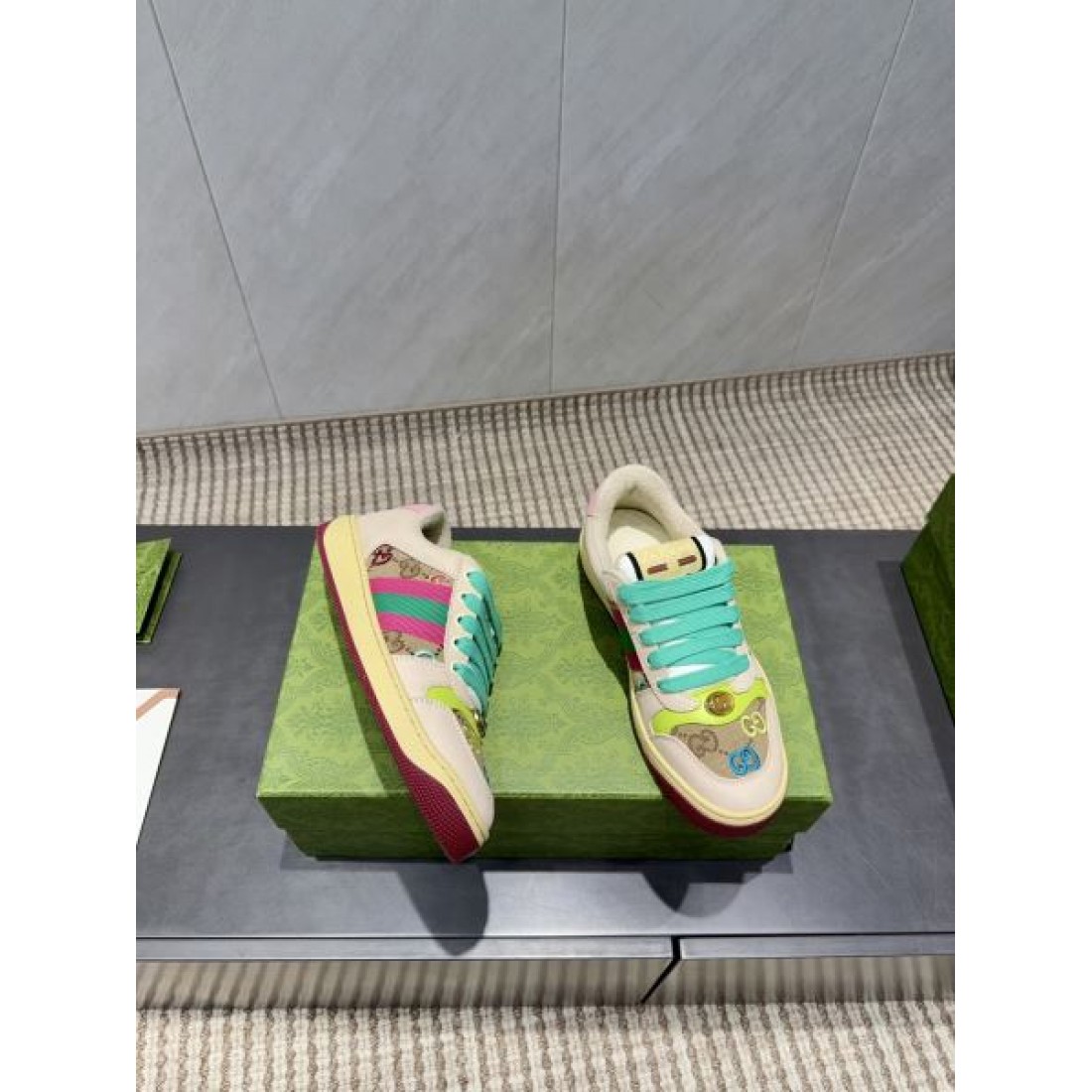 上品 高級感 GUCCI グッチ コピー カジュアルシューズ 洗練 定番