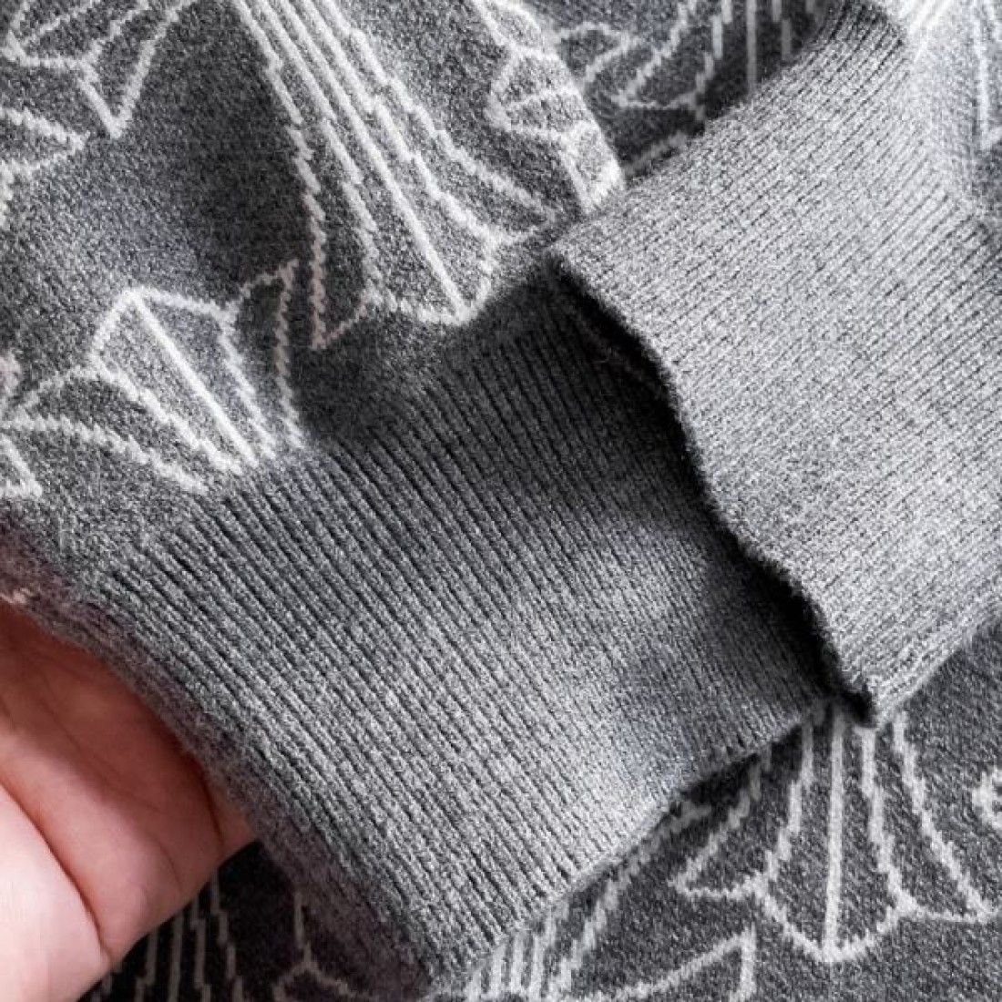 ストリート系 迫力 強め CHROME HEARTS クロムハーツ コピー セーター ラフ感 