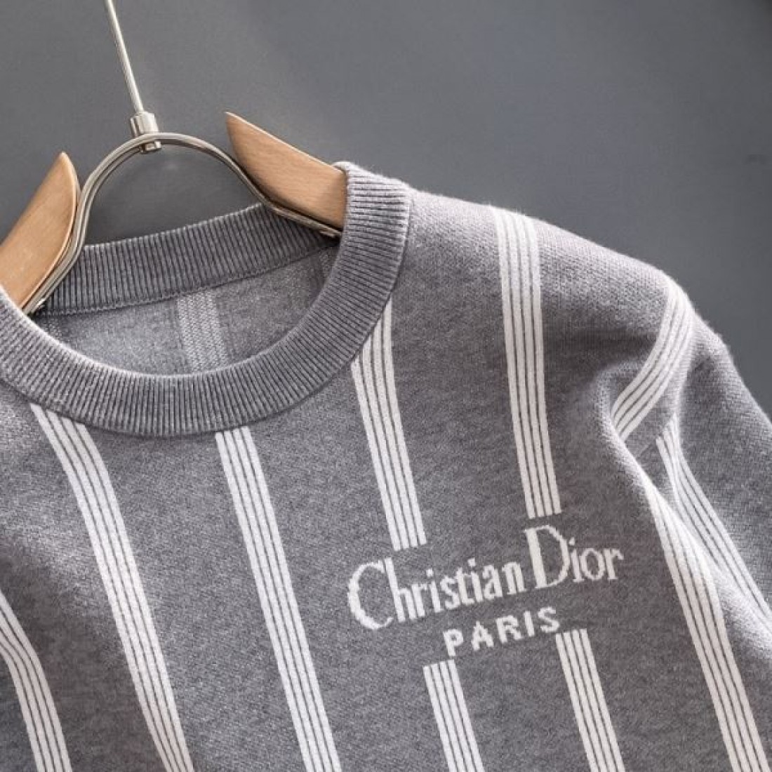 フェミニン 繊細 上質感 DIOR ディオール コピー セーター 美シルエット 洗練 