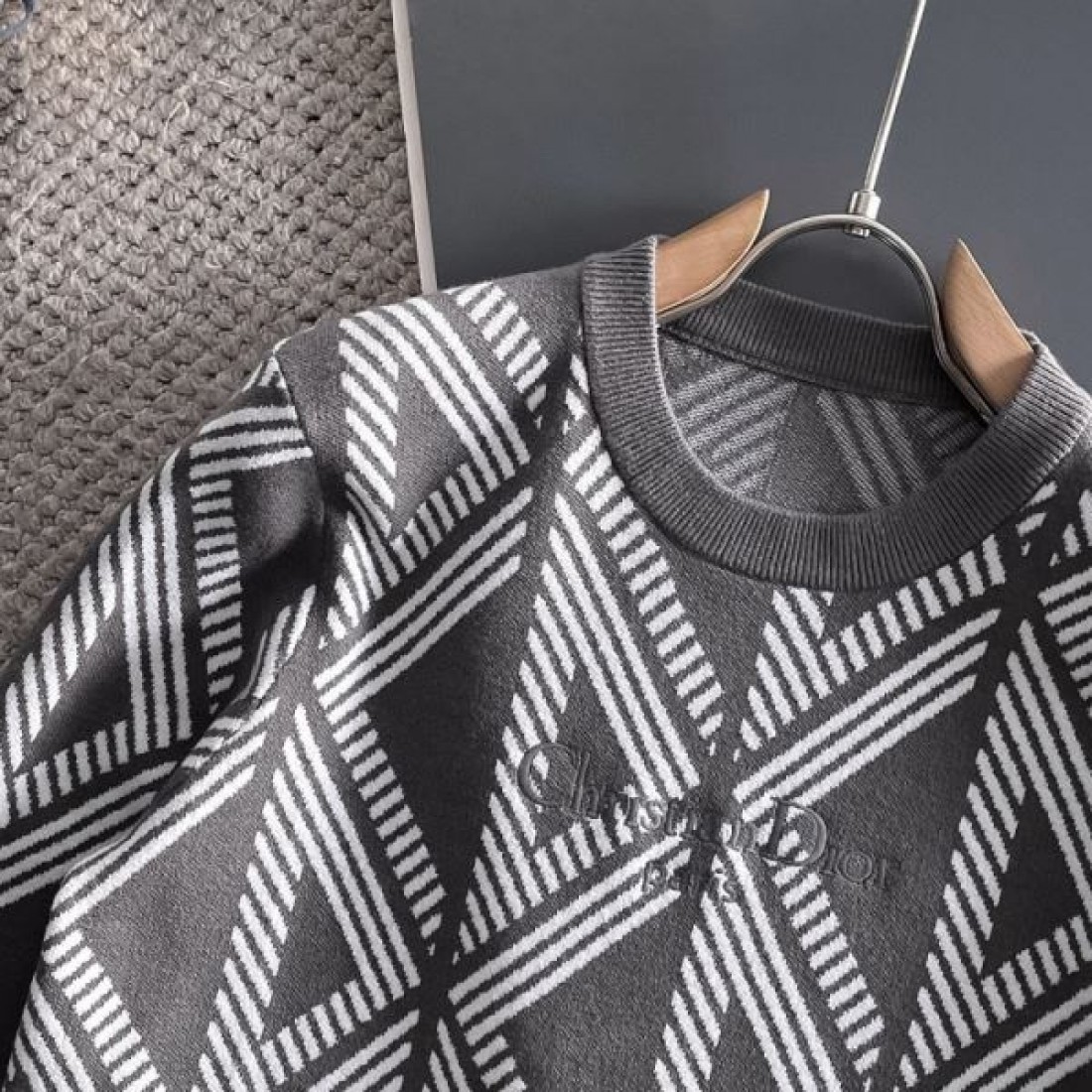 優雅 クラシカル 気品 DIOR ディオール コピー セーター 大人向け 上質 高評価