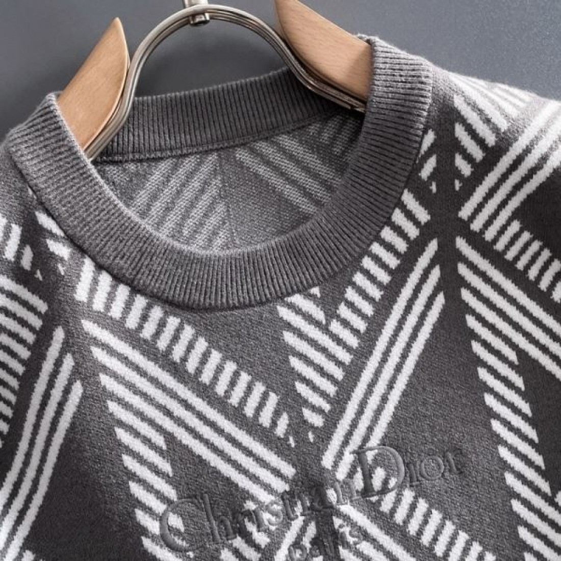 優雅 クラシカル 気品 DIOR ディオール コピー セーター 大人向け 上質 高評価