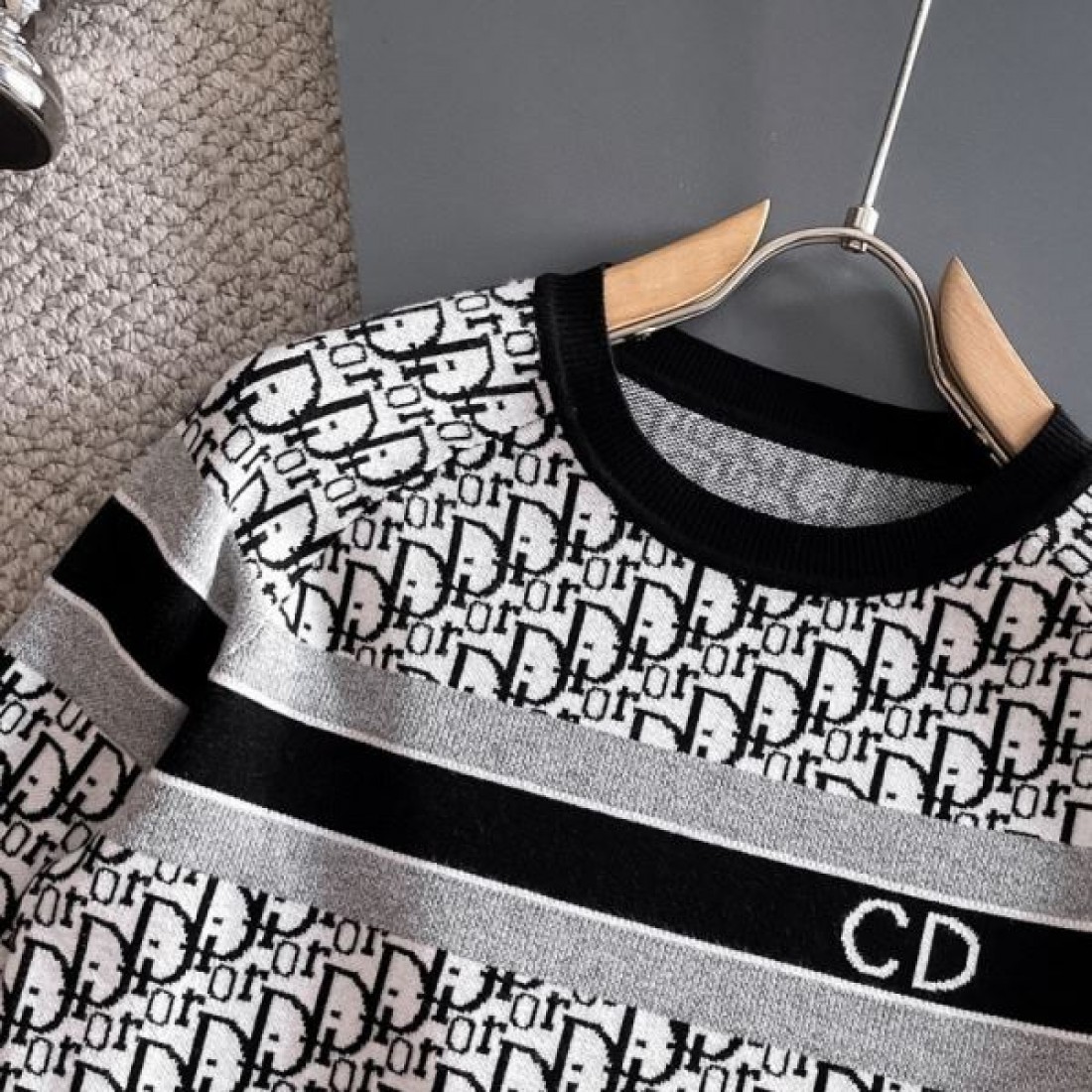 上品 ミニマル 高級 DIOR ディオール コピー セーター 落ち着き きれいめ 定番