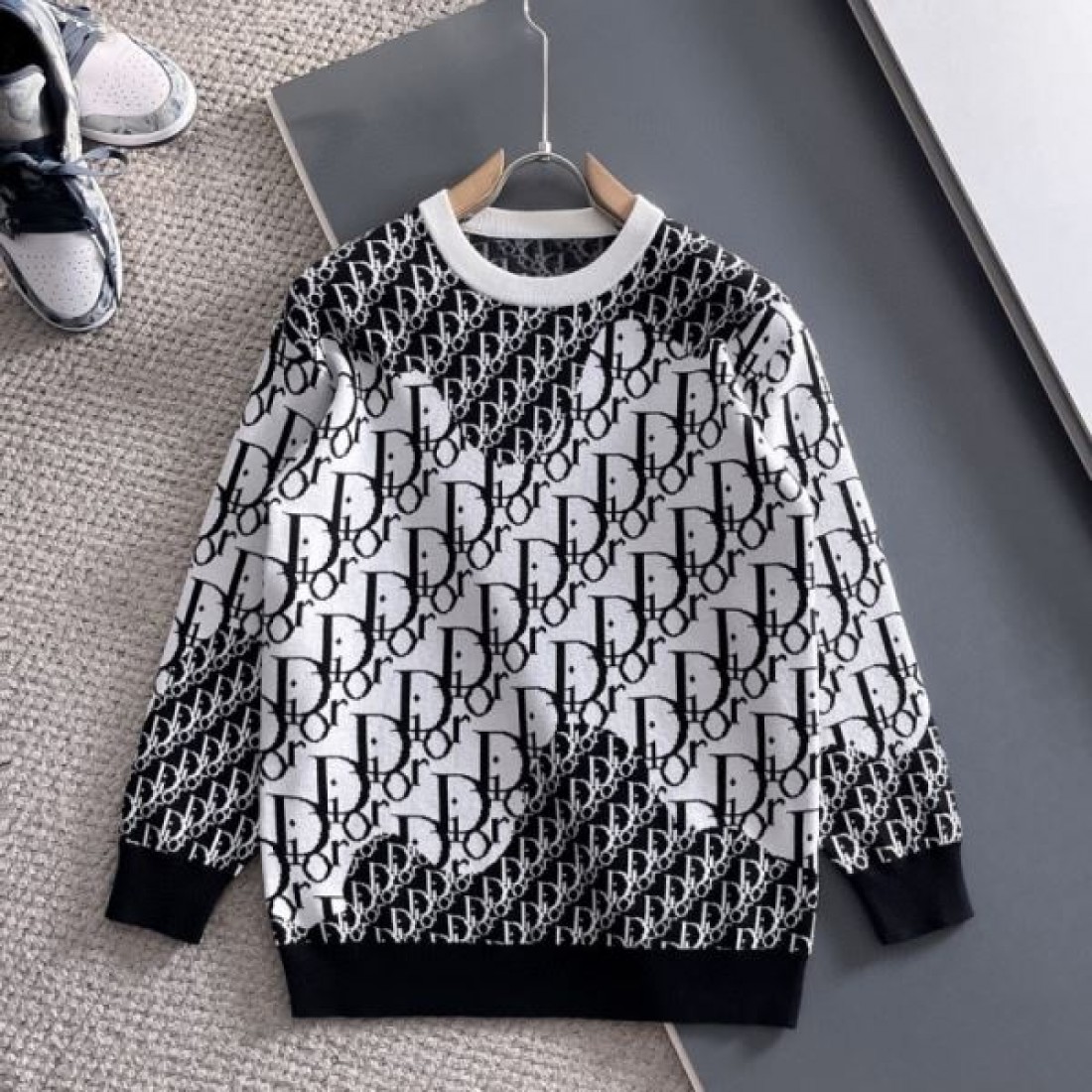 繊細 フェミニン 上質感 DIOR ディオール コピー セーター 美シルエット 洗練 人気