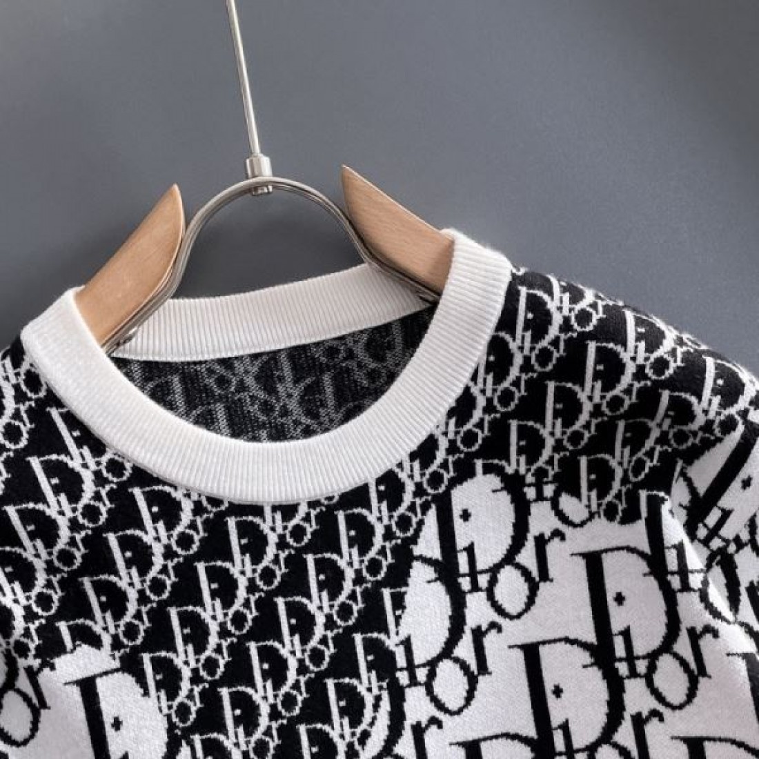 繊細 フェミニン 上質感 DIOR ディオール コピー セーター 美シルエット 洗練 人気