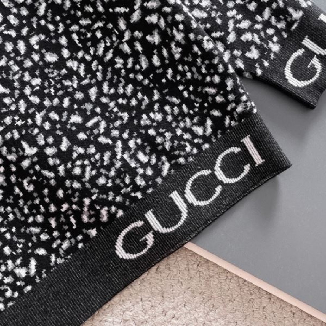 モード感 派手 高級感 GUCCI グッチ コピー セーター 主役級 デザイン性 人気
