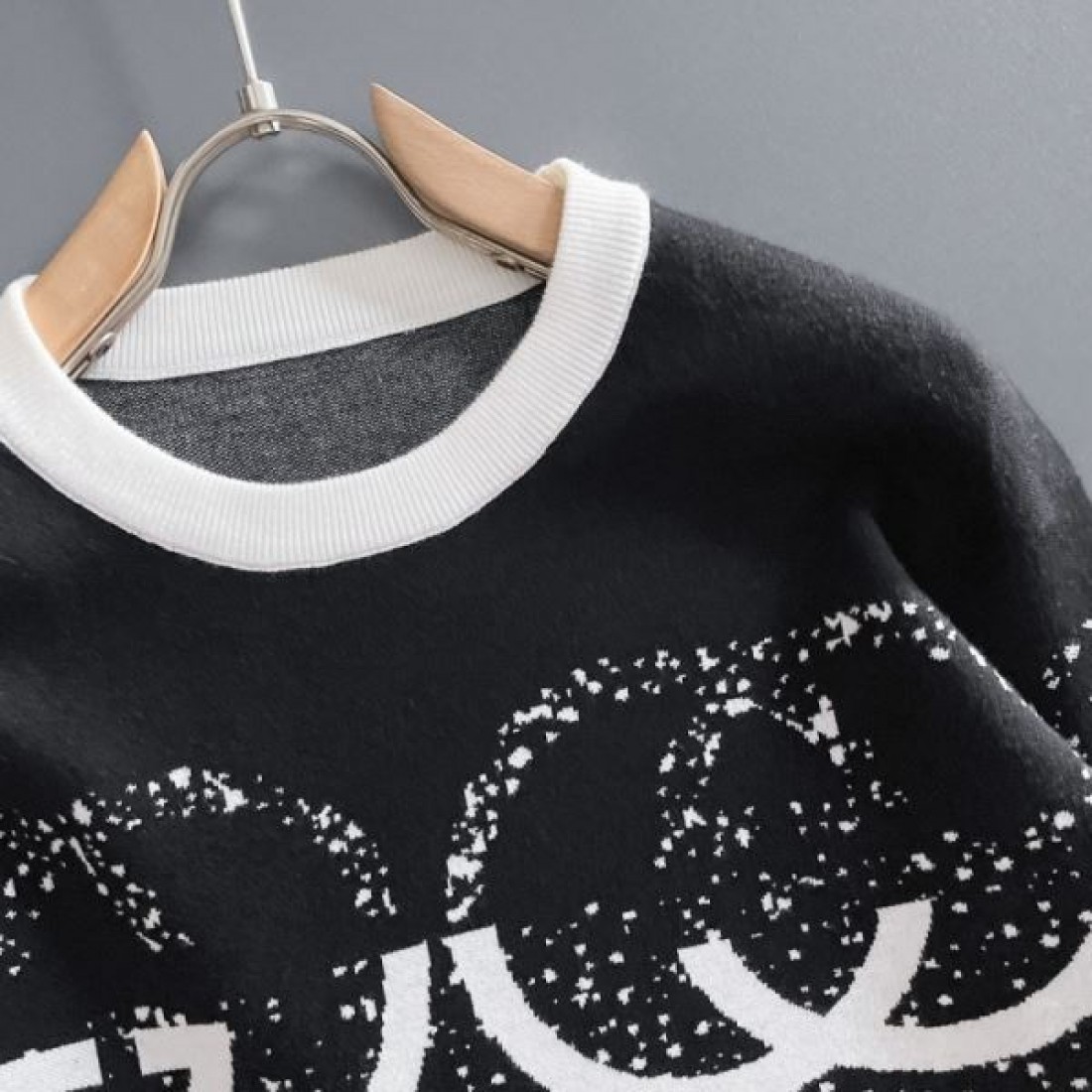  華やか トレンド 個性派 GUCCI グッチ コピー セーター インパクト おしゃれ 注目