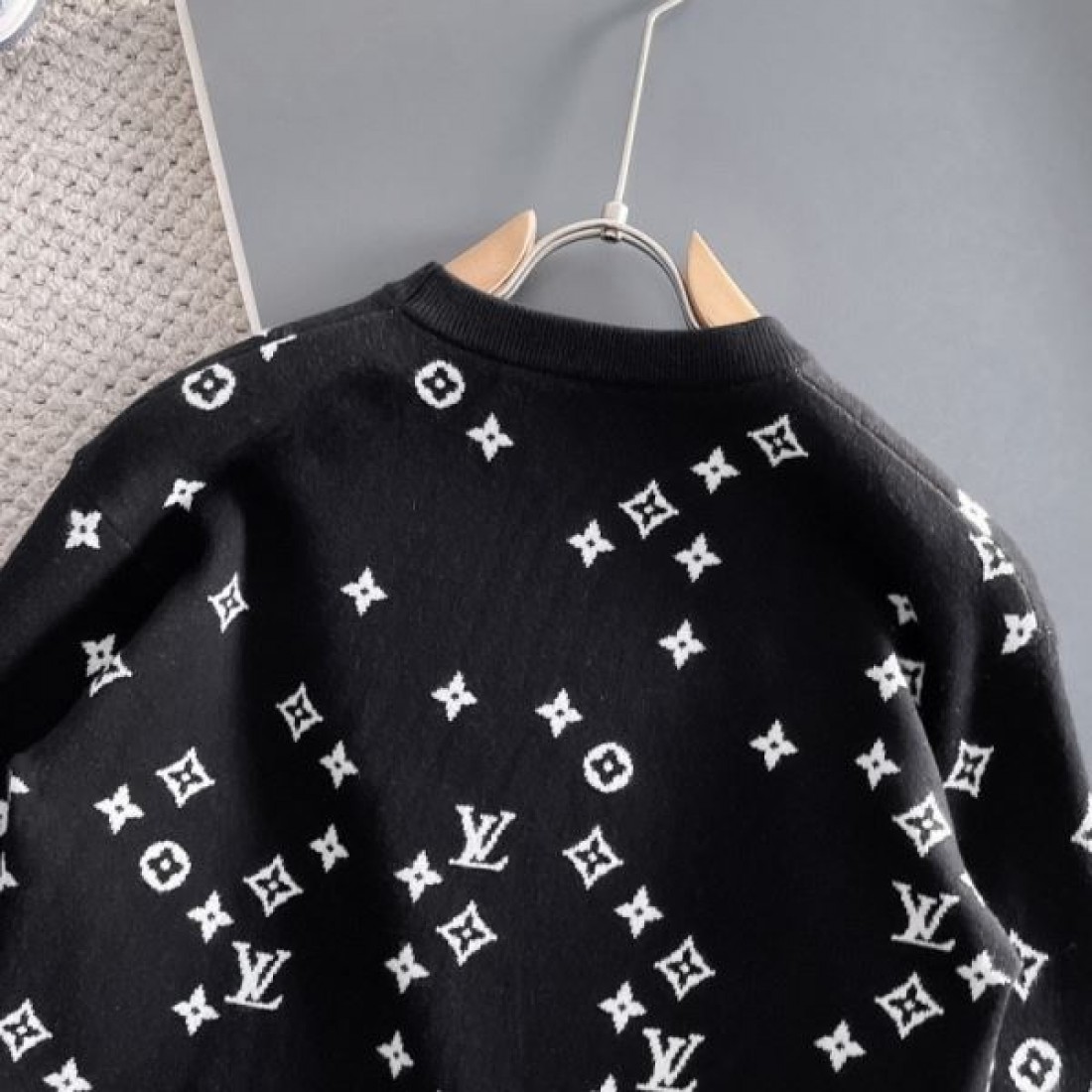 都会的 スタイリッシュ 高級 LOUIS VUITTON ルイヴィトン コピー セーター 人気