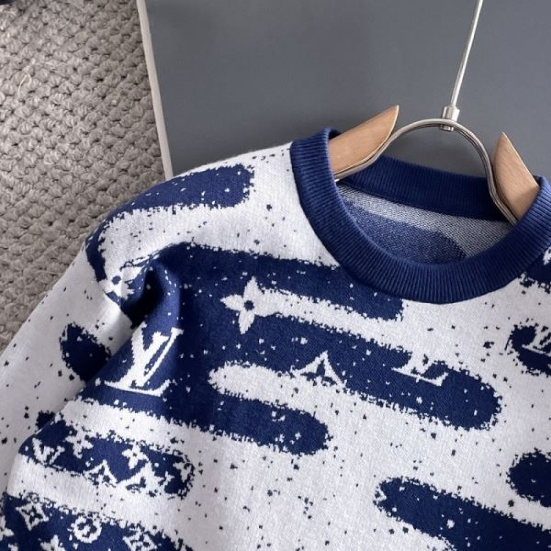 存在感 クラシック 格調 LOUIS VUITTON ルイヴィトン コピー セーター 高評価 上品