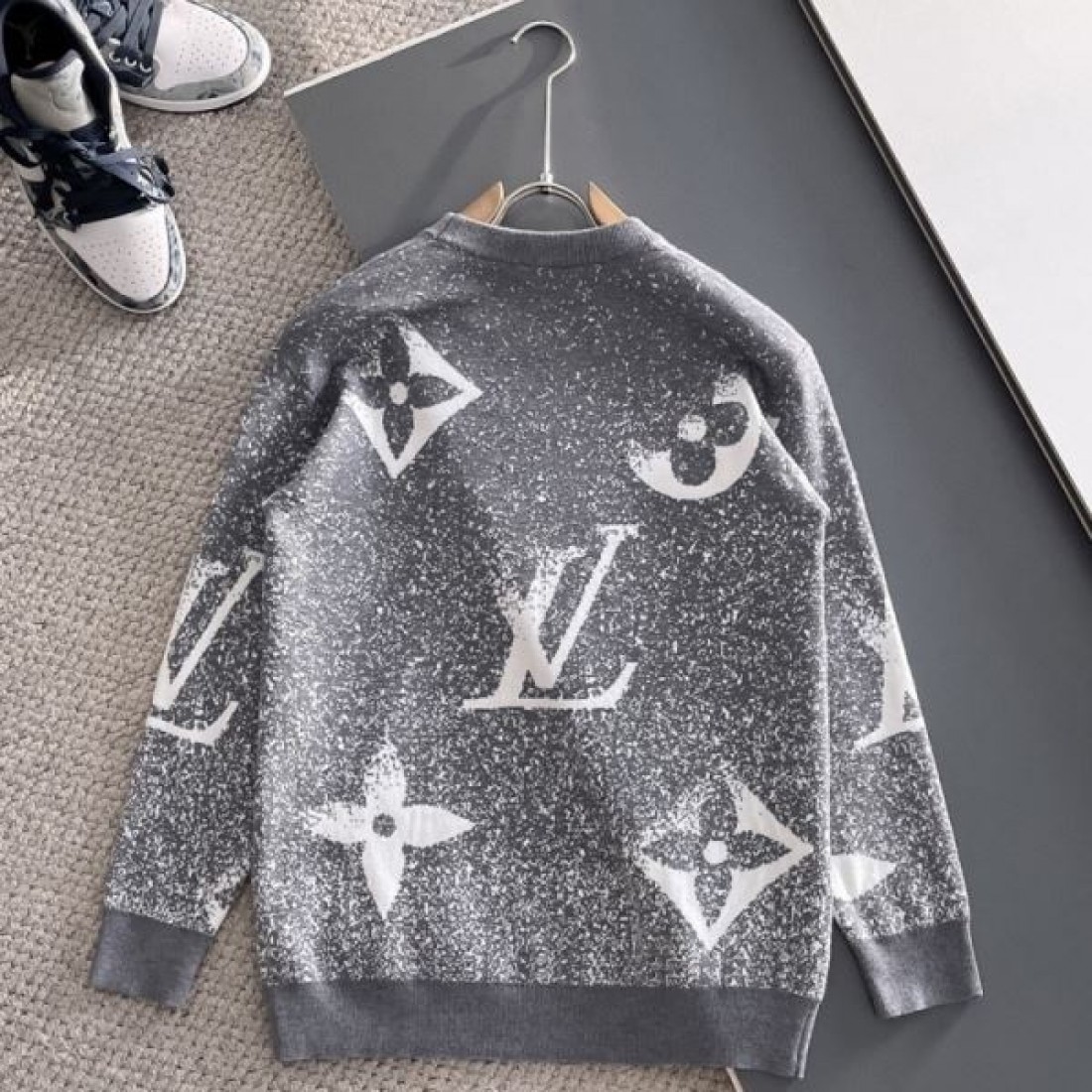 高級感 上品 洗練 LOUIS VUITTON ルイヴィトン コピー セーター 定番 おしゃれ