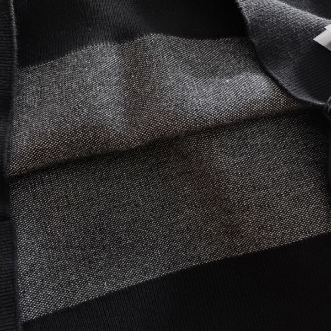 ラグジュアリー 上品 洗練 LOUIS VUITTON ルイヴィトン コピー セーター おしゃれ