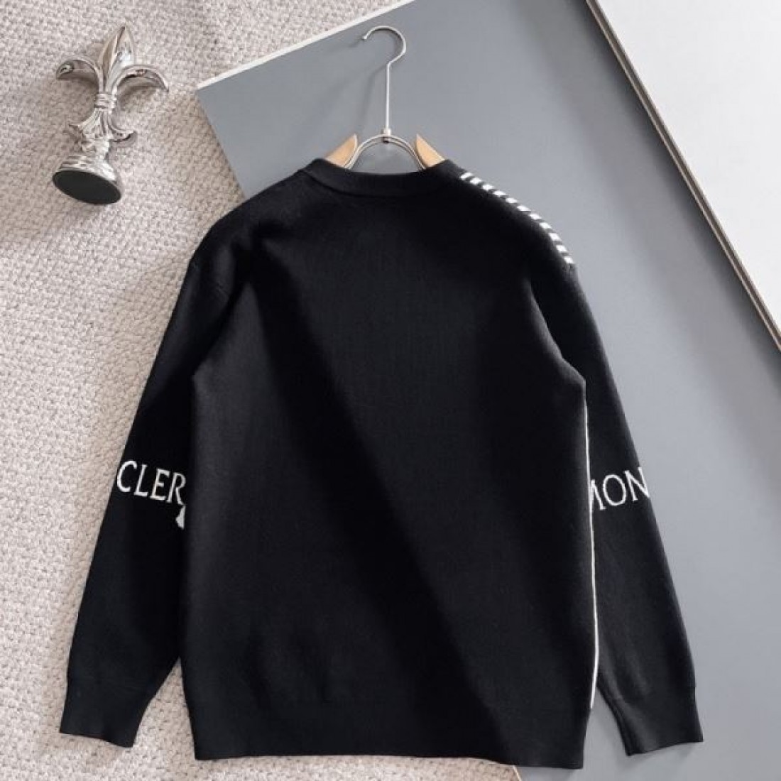  暖かい 機能的 プレミアム MONCLER モンクレール コピー セーター 高品質 冬向け