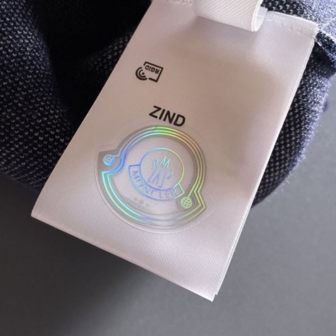  暖かい 機能的 プレミアム MONCLER モンクレール コピー セーター 高品質 冬向け