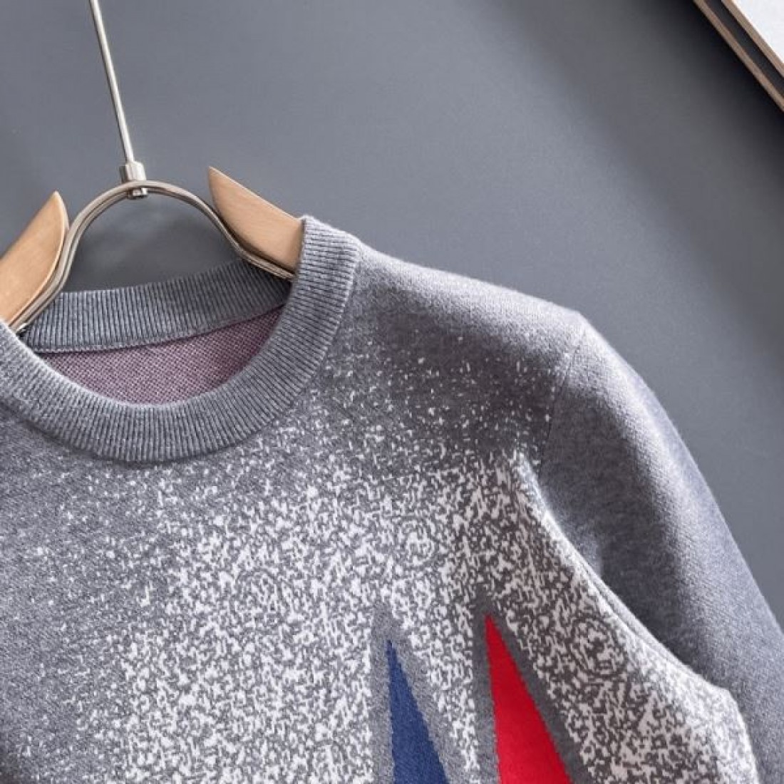 ボリューム感 高性能 上質感 MONCLER モンクレール コピー セーター 防寒 快適 