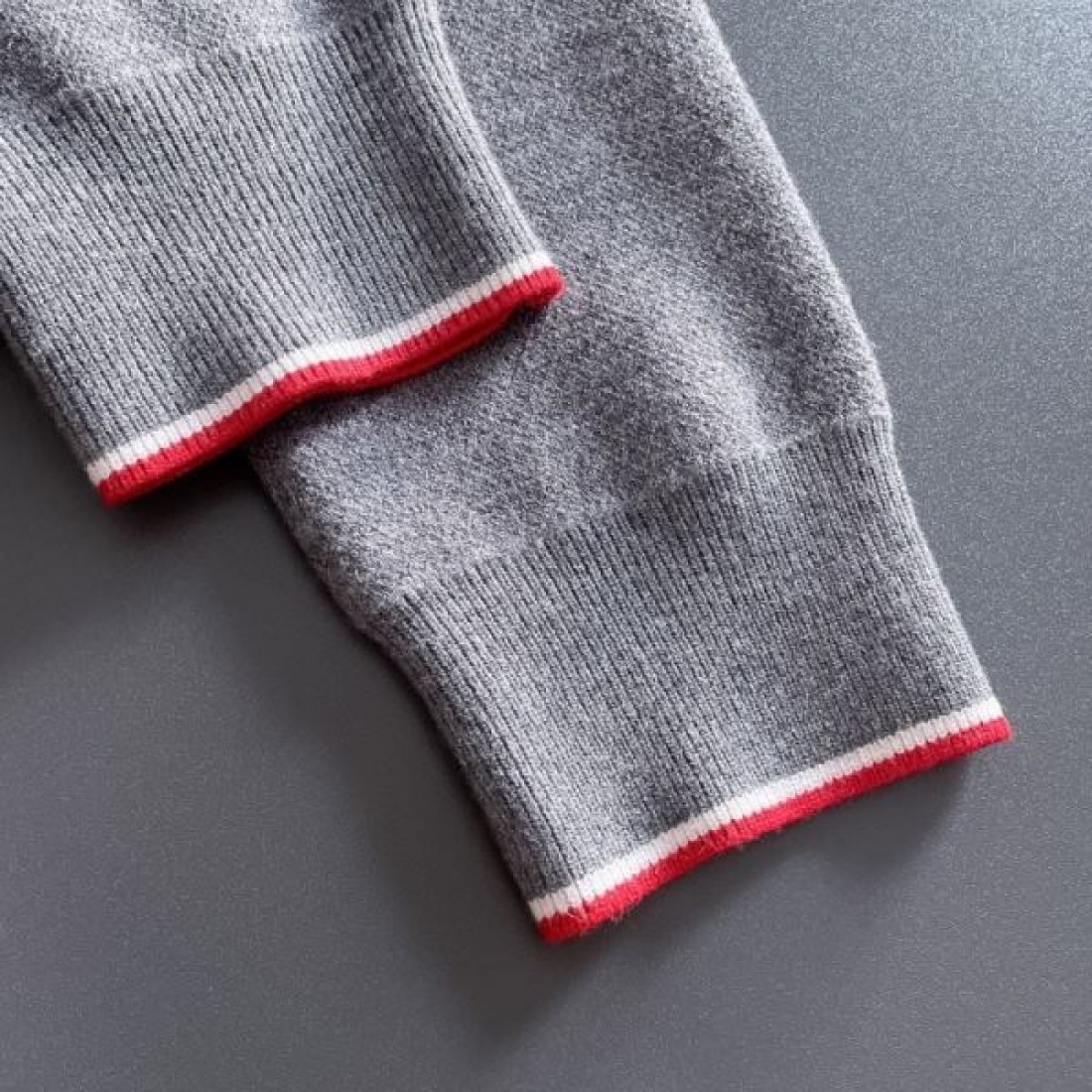 ボリューム感 高性能 上質感 MONCLER モンクレール コピー セーター 防寒 快適 