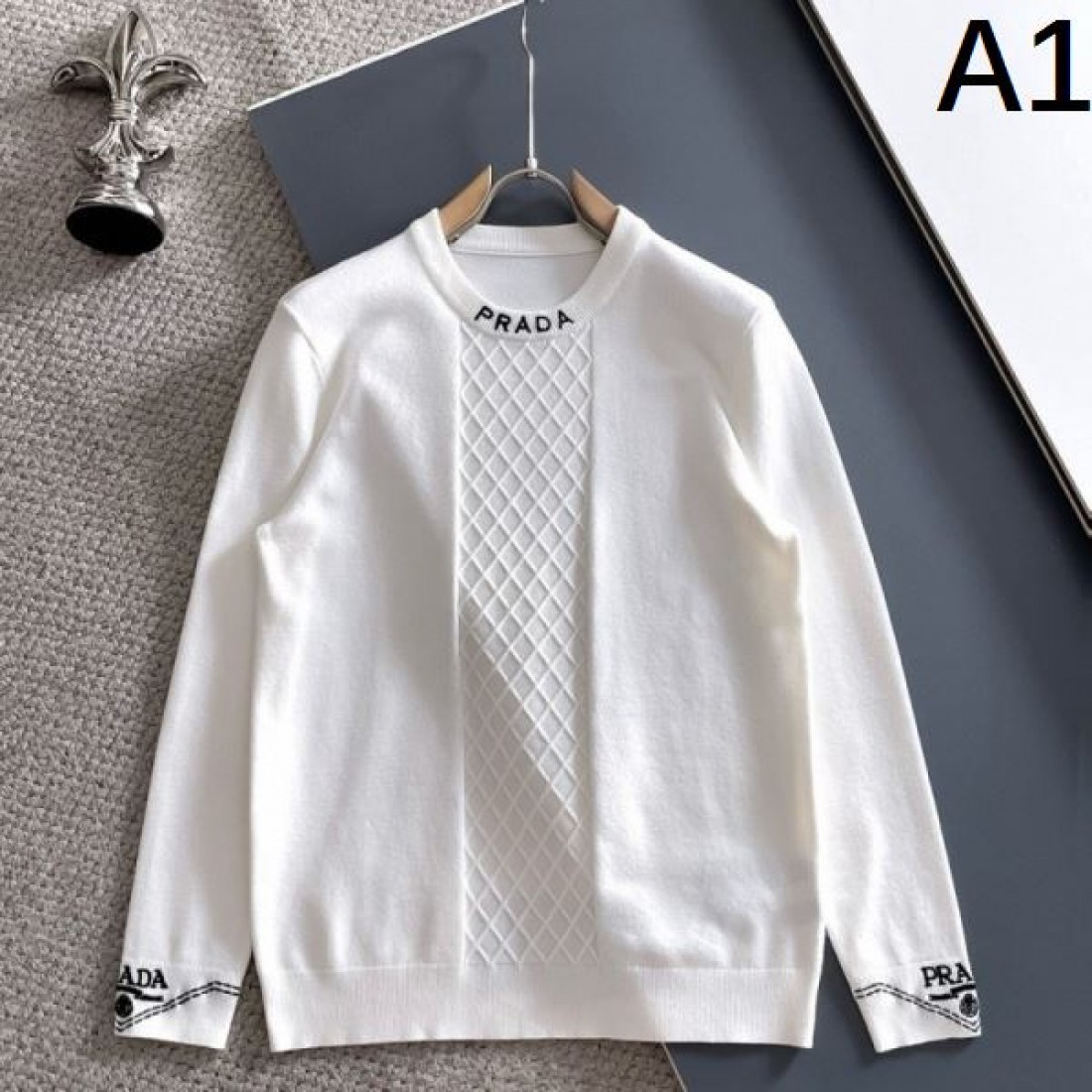 モダン 高級感 スタイリッシュ PRADA プラダ コピー セーター 洗練 シャープ 上質