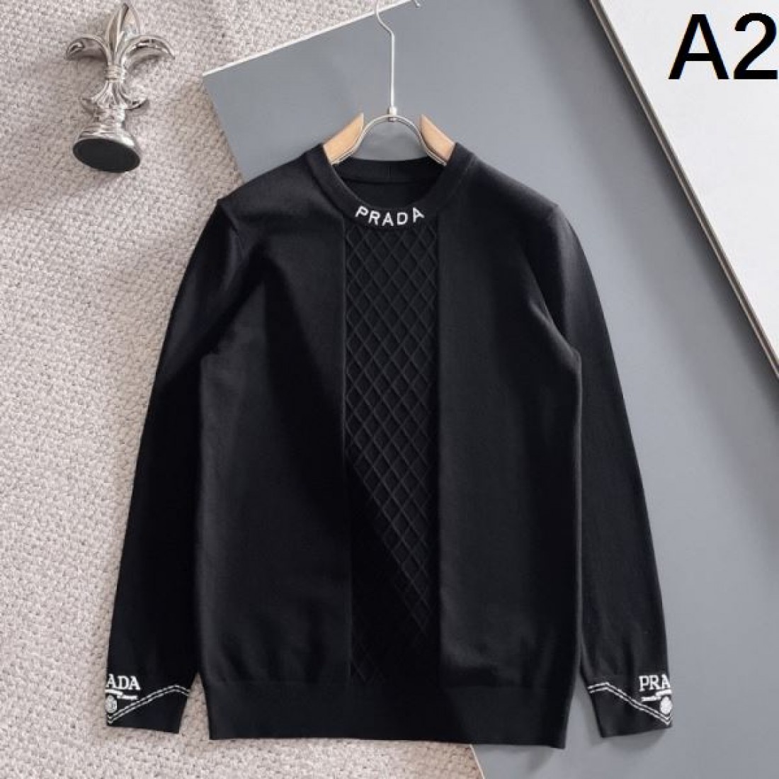  モダン 高級感 スタイリッシュ PRADA プラダ コピー セーター 洗練 シャープ 上質