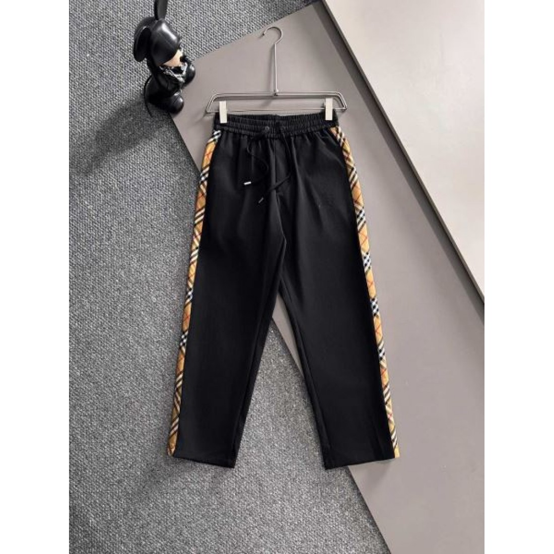 大人向け 正統派 BURBERRY バーバリー コピー 上下セット 落ち着き 