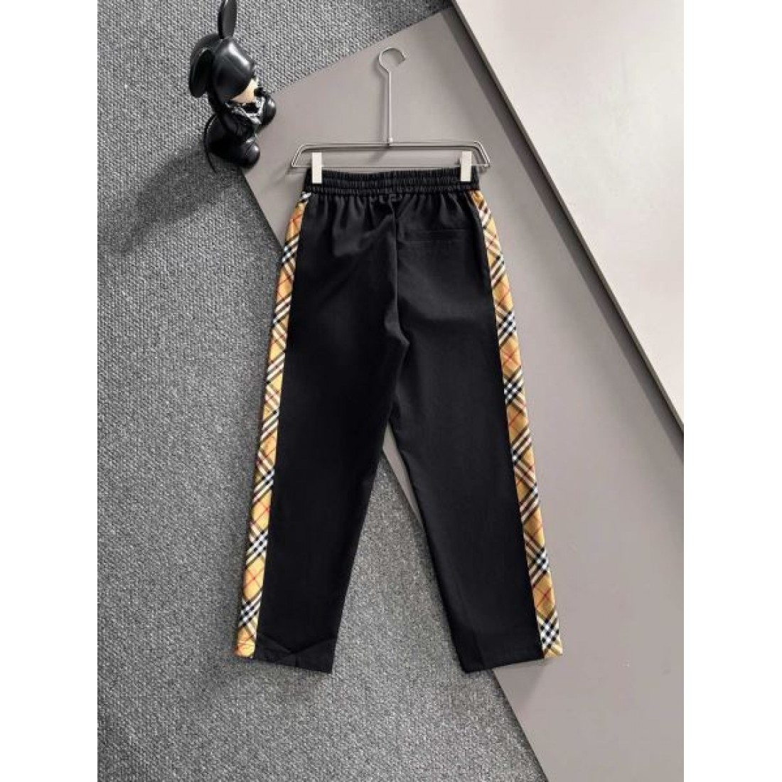 大人向け 正統派 BURBERRY バーバリー コピー 上下セット 落ち着き 