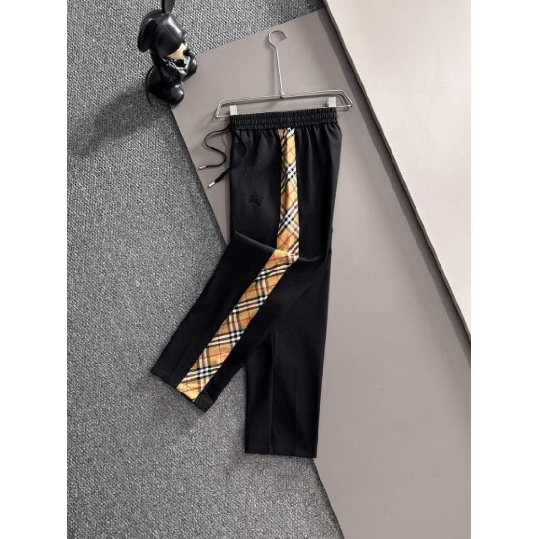 大人向け 正統派 BURBERRY バーバリー コピー 上下セット 落ち着き 