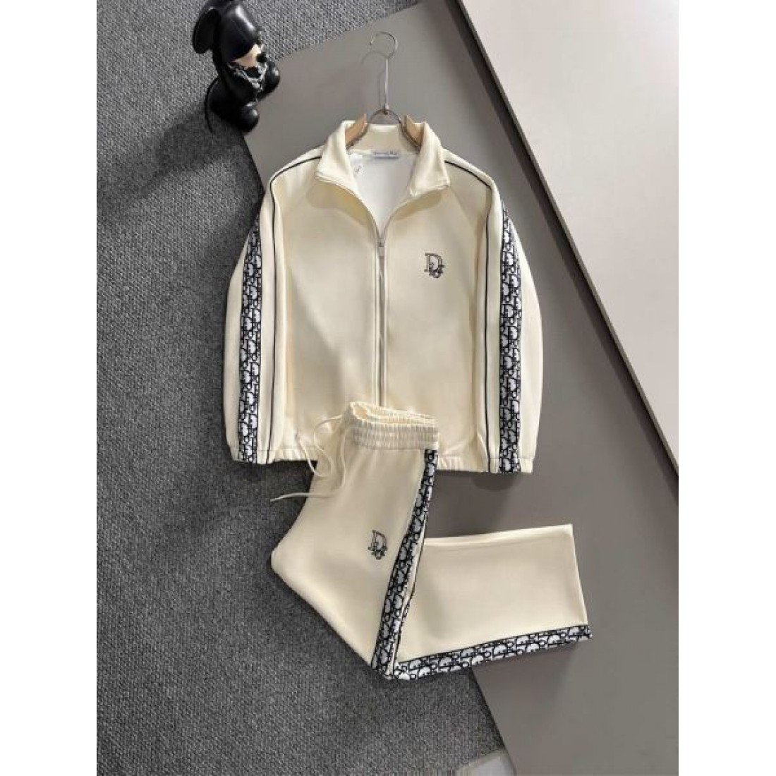 繊細 美シルエット 上質感 DIOR ディオール コピー 上下セット 洗練度高め 上品