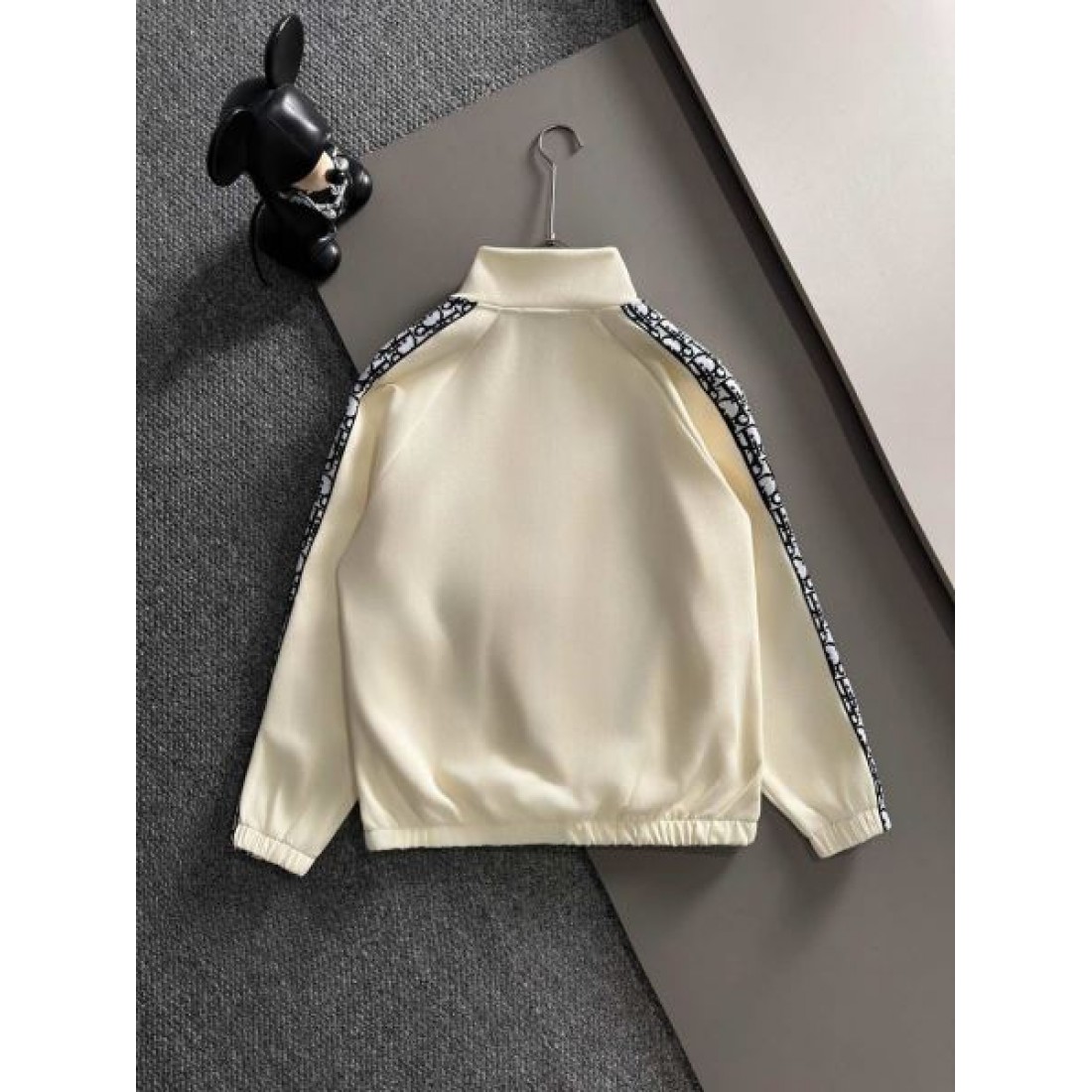 繊細 美シルエット 上質感 DIOR ディオール コピー 上下セット 洗練度高め 上品