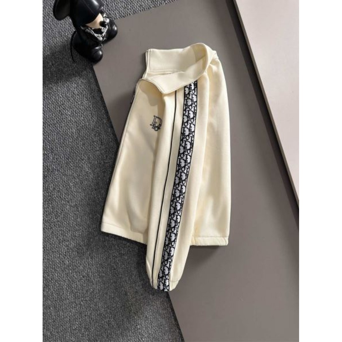 繊細 美シルエット 上質感 DIOR ディオール コピー 上下セット 洗練度高め 上品