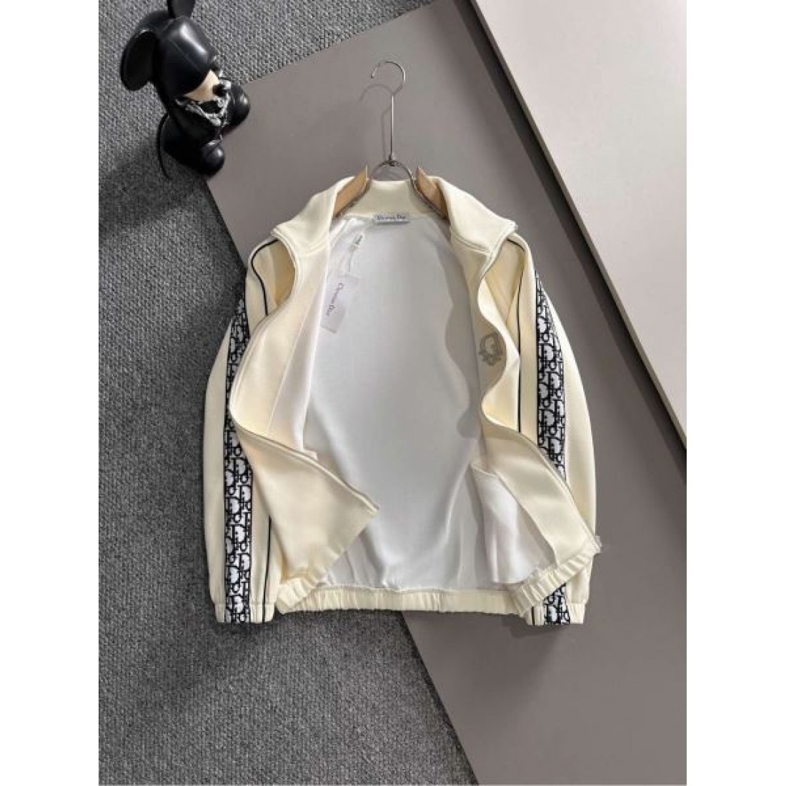 繊細 美シルエット 上質感 DIOR ディオール コピー 上下セット 洗練度高め 上品