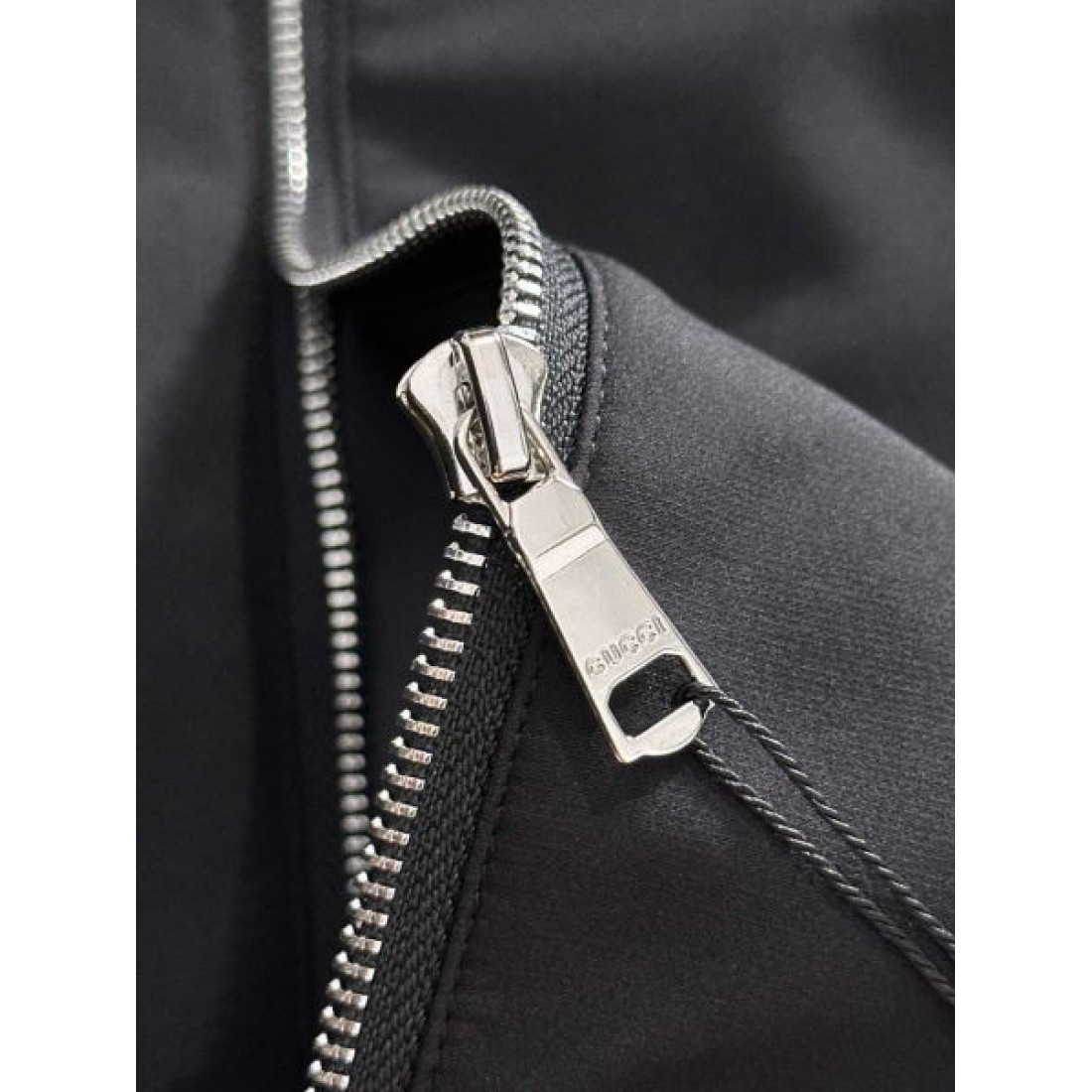  華やか アイコニック 個性派 GUCCI グッチ コピー 上下セット 印象的 デザイン性