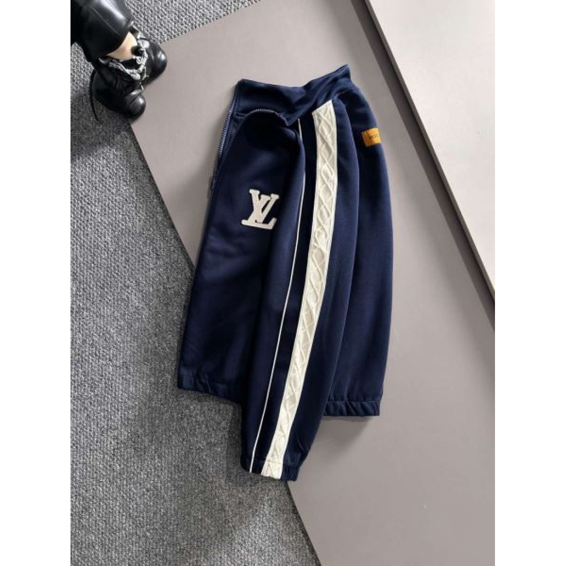 存在感 格上げ クール LOUIS VUITTON ルイヴィトン コピー 上下セット 万能 ハイセンス 