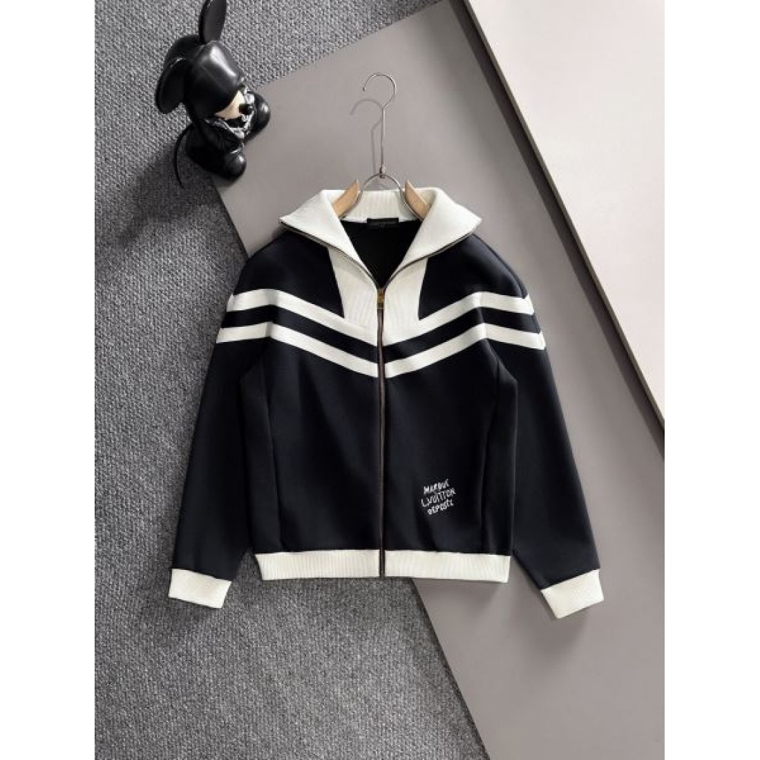 都会的 エレガント 精巧 LOUIS VUITTON ルイヴィトン コピー 上下セット 希少