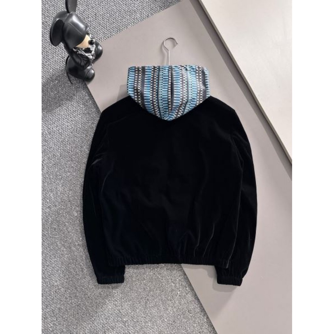 高級感 モダン 洗練 LOUIS VUITTON ルイヴィトン コピー 上下セット 定番 