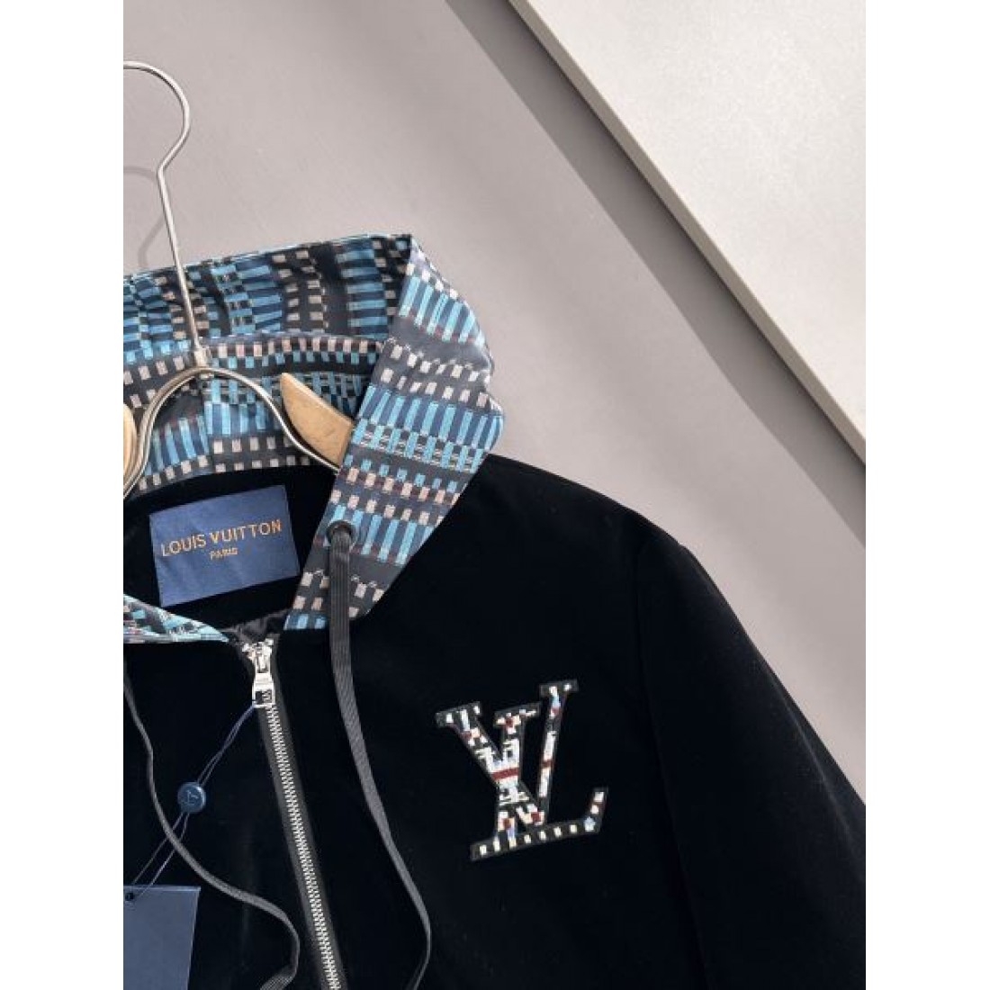 高級感 モダン 洗練 LOUIS VUITTON ルイヴィトン コピー 上下セット 定番 